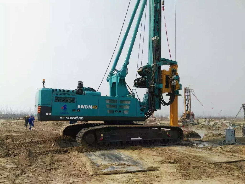 113.98米！优德88智能大型旋挖钻机三门峡大桥精彩处子秀