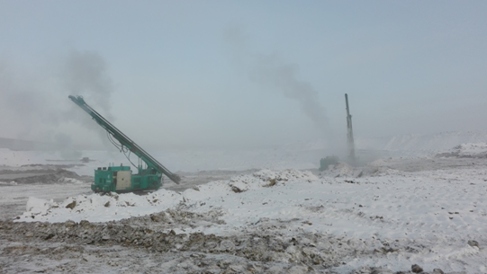 就算冰天雪地，，，，万丈玄冰，，，，他们依旧创立事业
