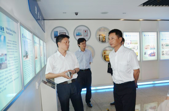 中国出口信用包管公司向导一行考察优德88智能　