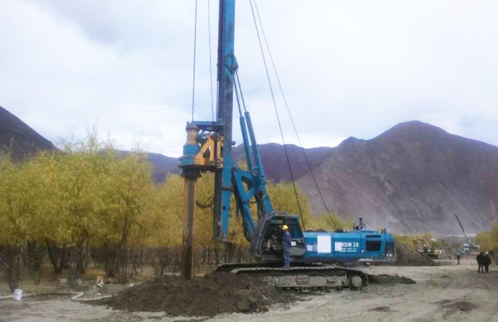 优德88智能二十台旋挖钻机高原施工放异彩