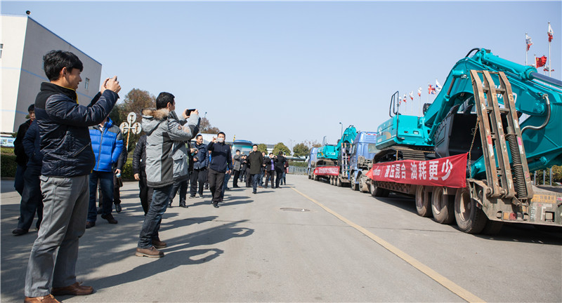 知新?创变?共赢 2015-2016年度优德88智能挖掘机经销商年会圆满召开
