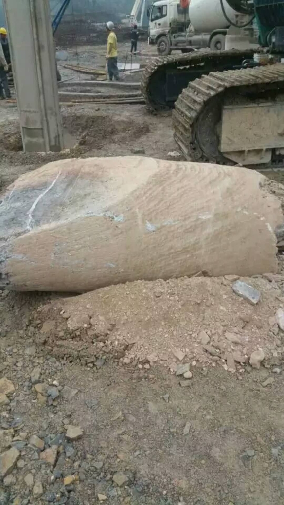 效率横跨两倍！优德88智能SWDM360旋挖钻名动贵阳