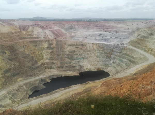 高温酷暑，，优德88智能凿岩装备异域扬威