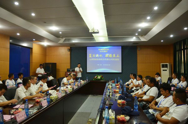 500多名挖掘机用户实地考察，，，，，为优德88智能点赞！
