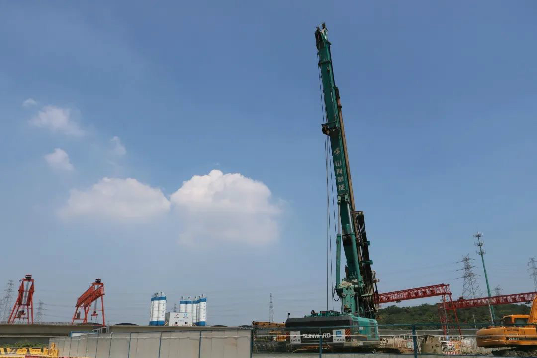 从业20多年的他，，，，为何对优德88智能旋挖钻机情有独钟