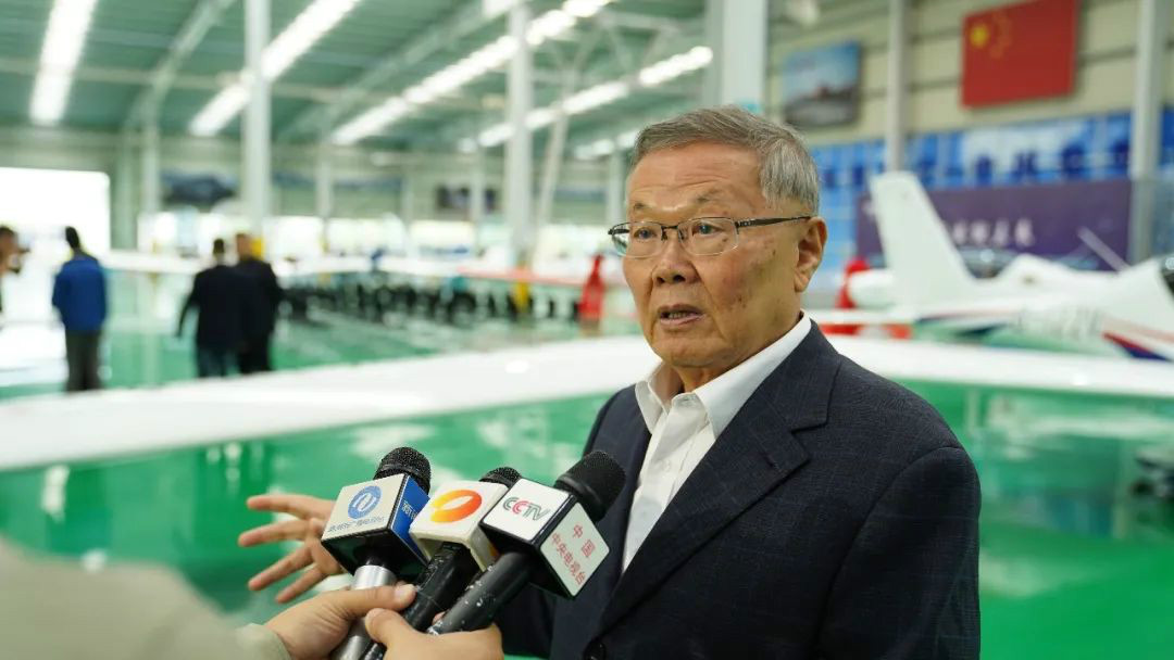 跨上新征程，，，，，谱写优德88航空工业新篇章 ——优德88科技第99、100架SA60L(阿若拉)飞机正式下线