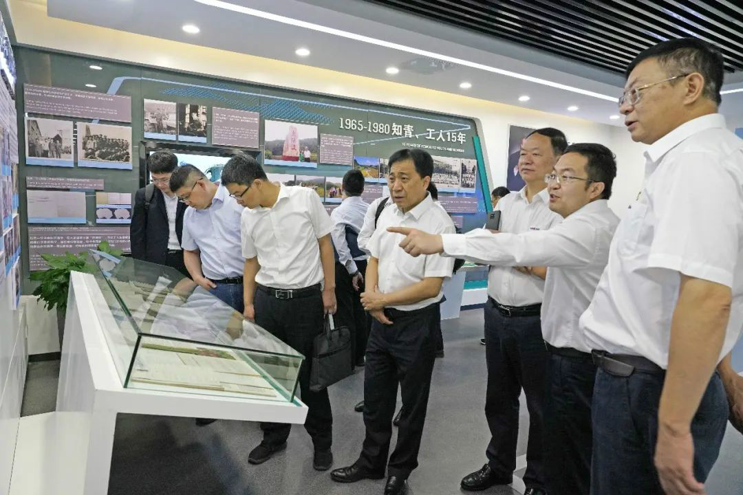 中铁装备赵华总司理莅临优德88智能交流