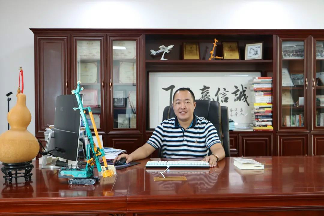 从鞋厂老板到桩工“大佬”，，，，，他以一台静力压桩机撬动财产杠杆