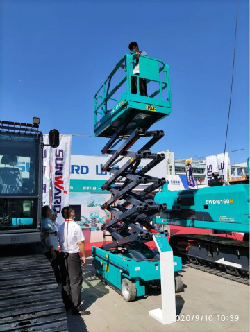 优德88智能高空作业装备“吸睛”雄安展