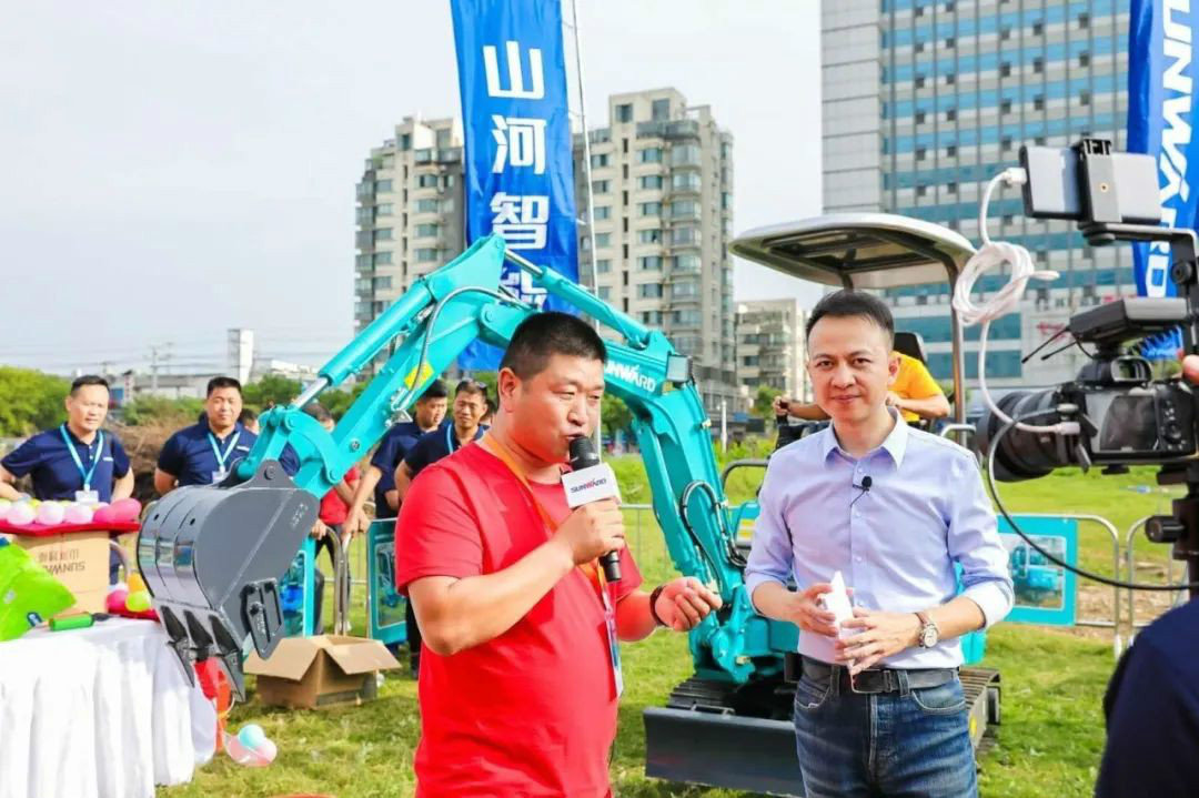 2020全球微挖大会 优德88智能精品微挖赢得满堂彩