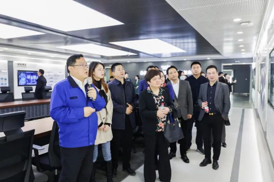 民主党派湖南省委机关青工委团队一行考察优德88智能