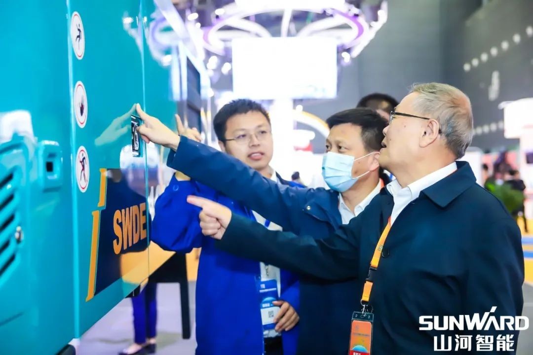 “优德88绿”亮相长沙国际工程机械展，，，，，50余款产品尽显优德88智能立异实力