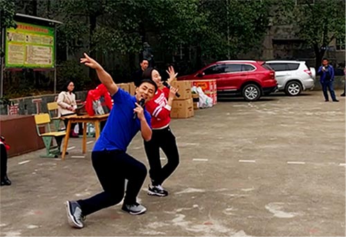 践行雷锋精神捐建“优德88梦图书馆”