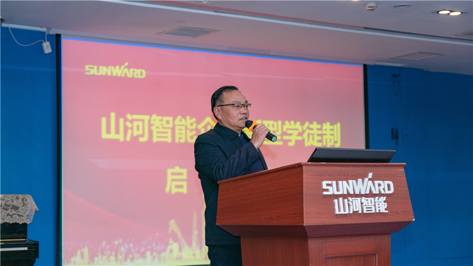 校企携手，，，，，，让“新型学徒”生长为“现代工匠”