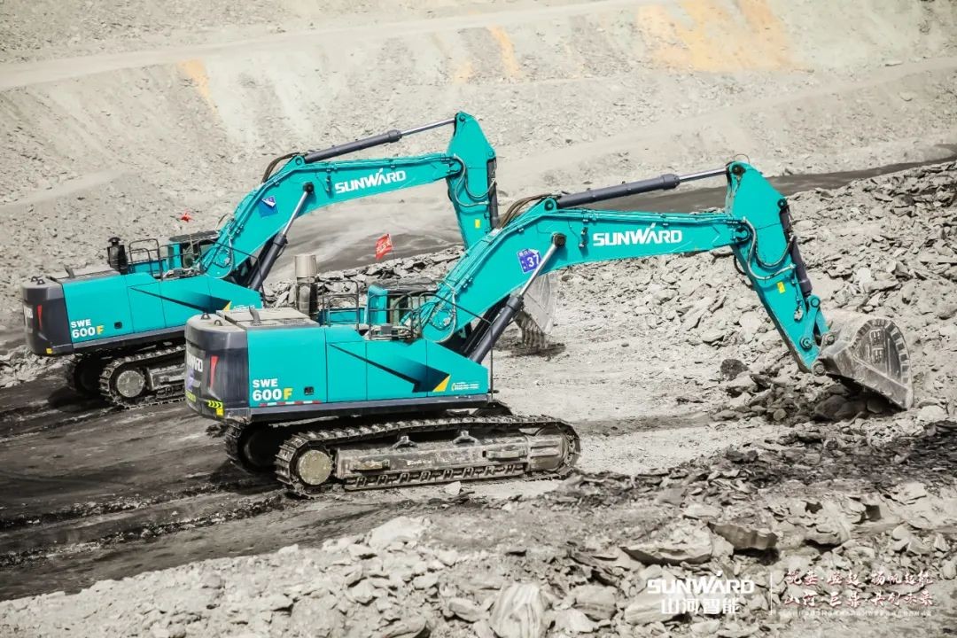 “矿”世能手，，，，，，齐聚优德88智能挖掘机操作手挑战赛