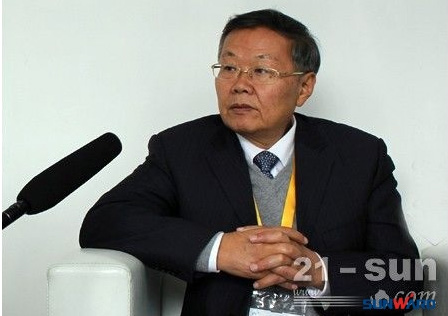 优德88智能何清华：潜心追求“优德88之路”