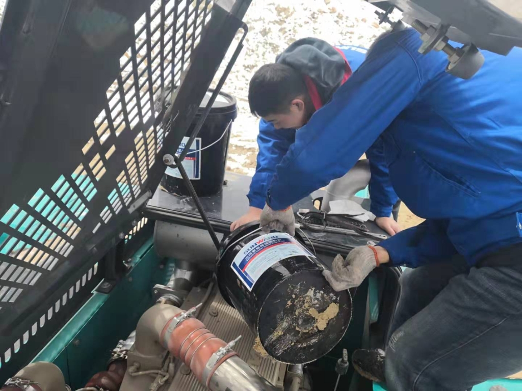 优德88智能470挖机乐成挑战天下屋脊