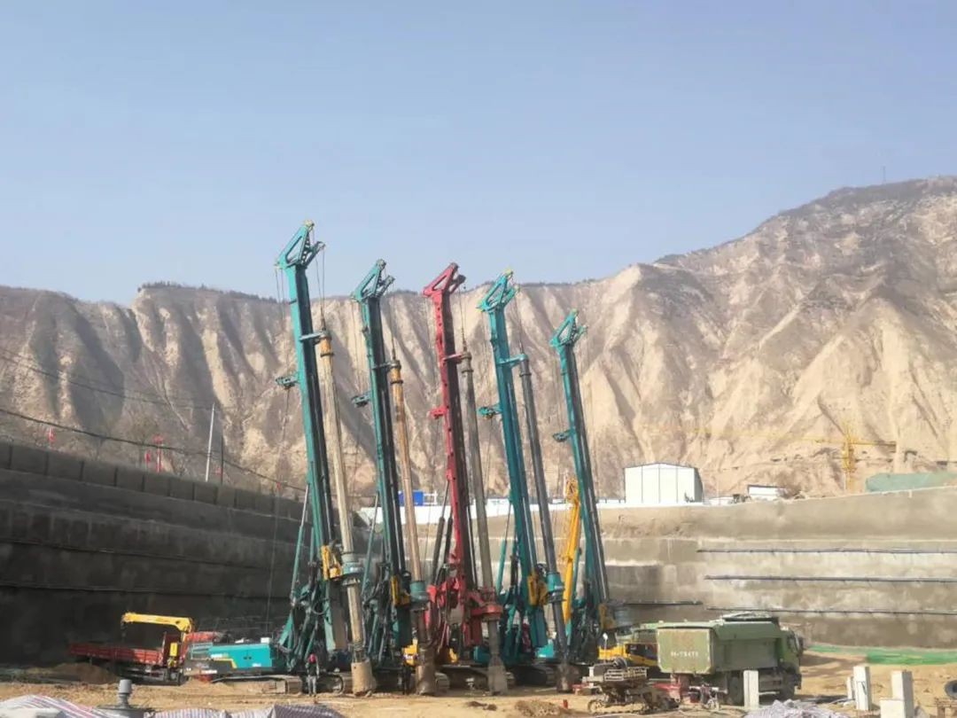 金戈铁马工程路 风雨无阻选优德88