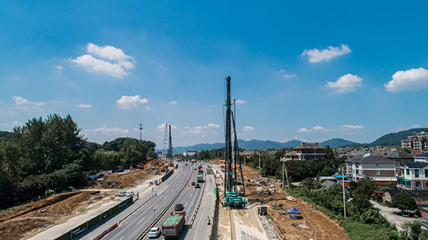 优德88智能挖掘机，，，一台顶几台！