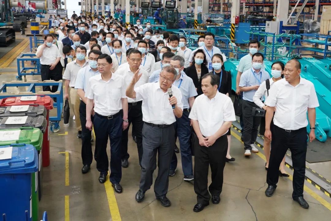 天下战略性新兴工业集群建设考察团调研优德88智能