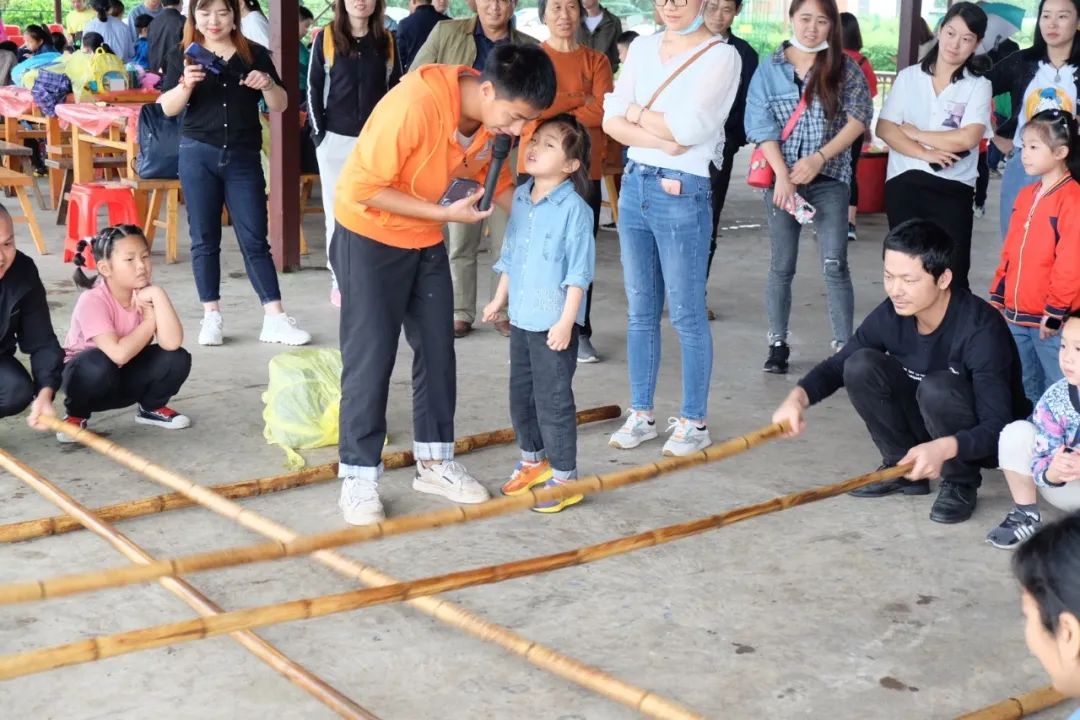 童年差别Young，，稻花香里亲子欢——优德88智能组织开展六一亲子活动