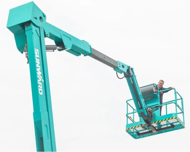 匠心打造！优德88智能曲臂式高空作业平台正式投放市场