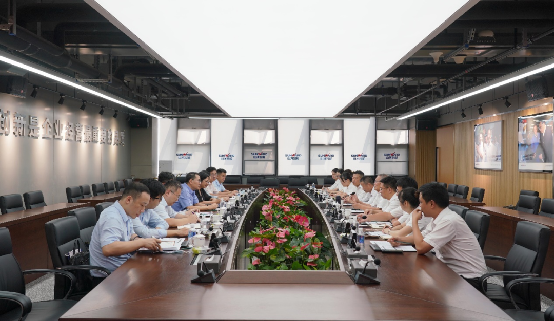 中国出口信用包管公司向导一行调研优德88智能