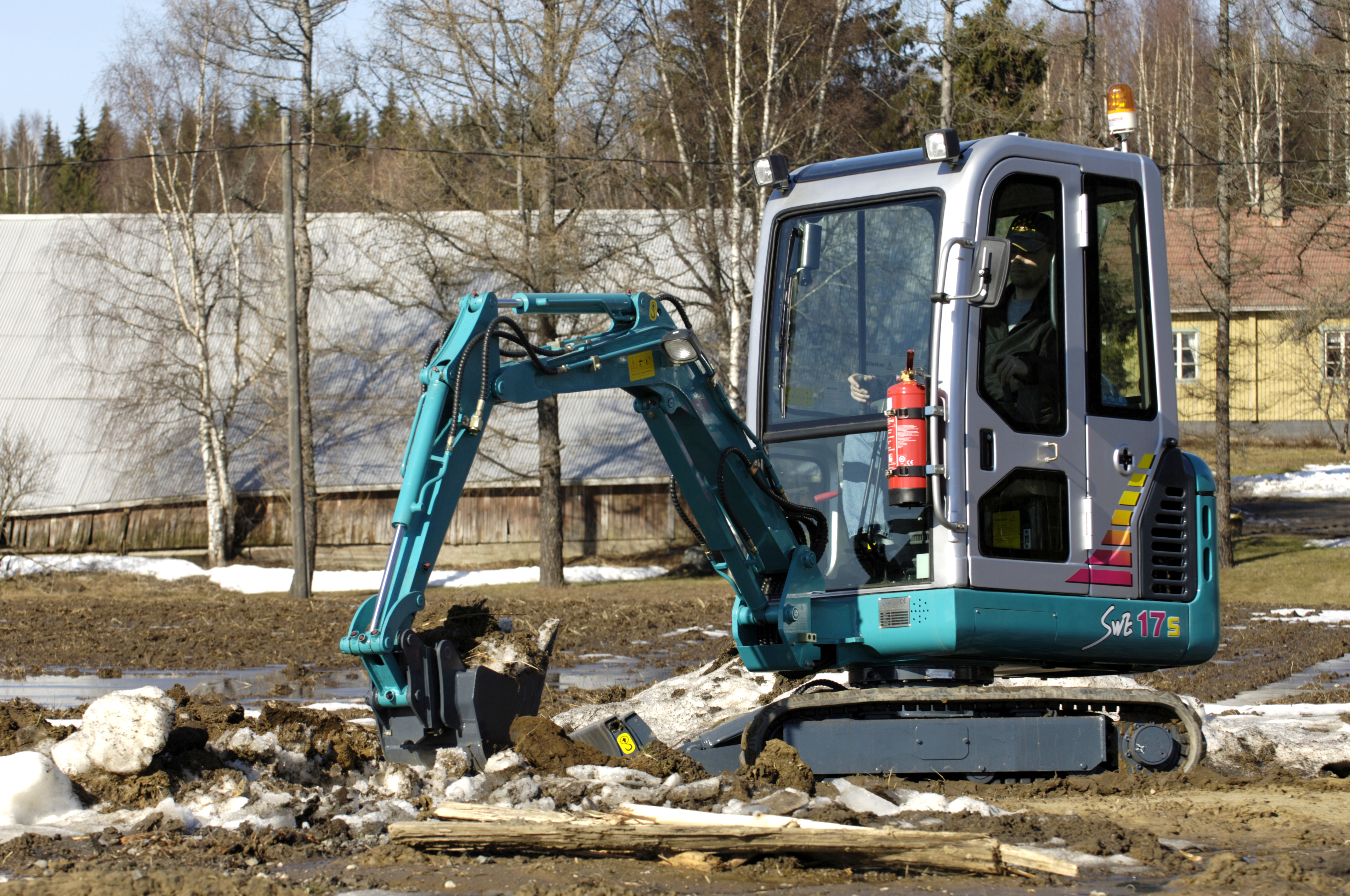 国产小挖掘机价钱是几多？？