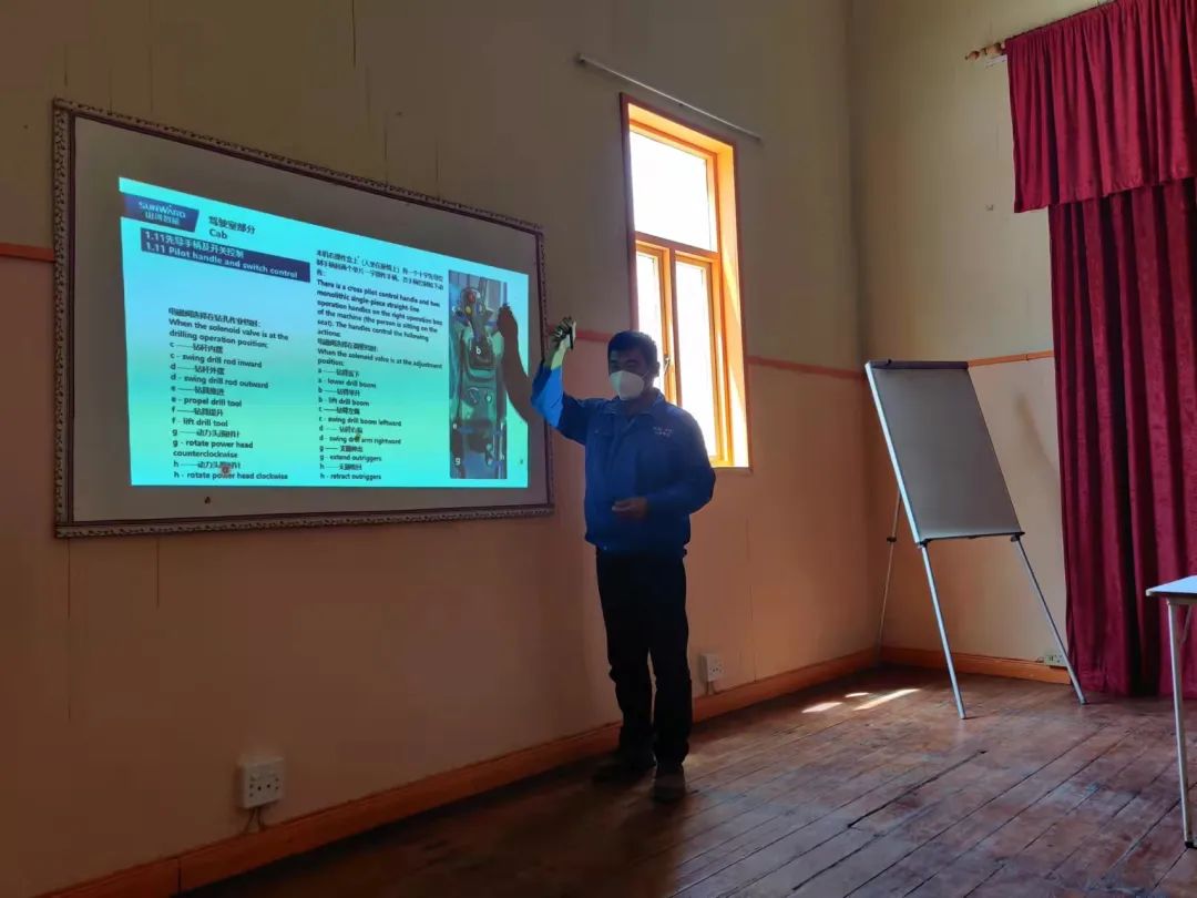 疫情当下，，，，，逆行非洲——优德88智能凿岩装备团队外洋服务纪实