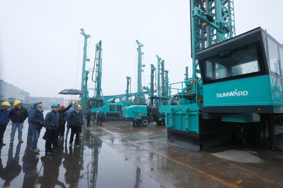 两种钻进模式+更大扭矩！优德88智能自主研制的全液压牙轮钻机下线