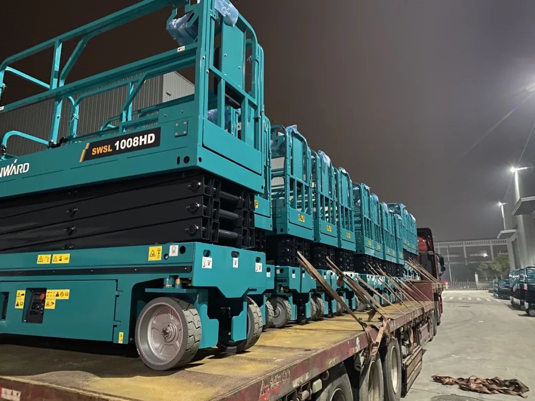 创下单日最高发货量纪录！优德88高机装备集中发货