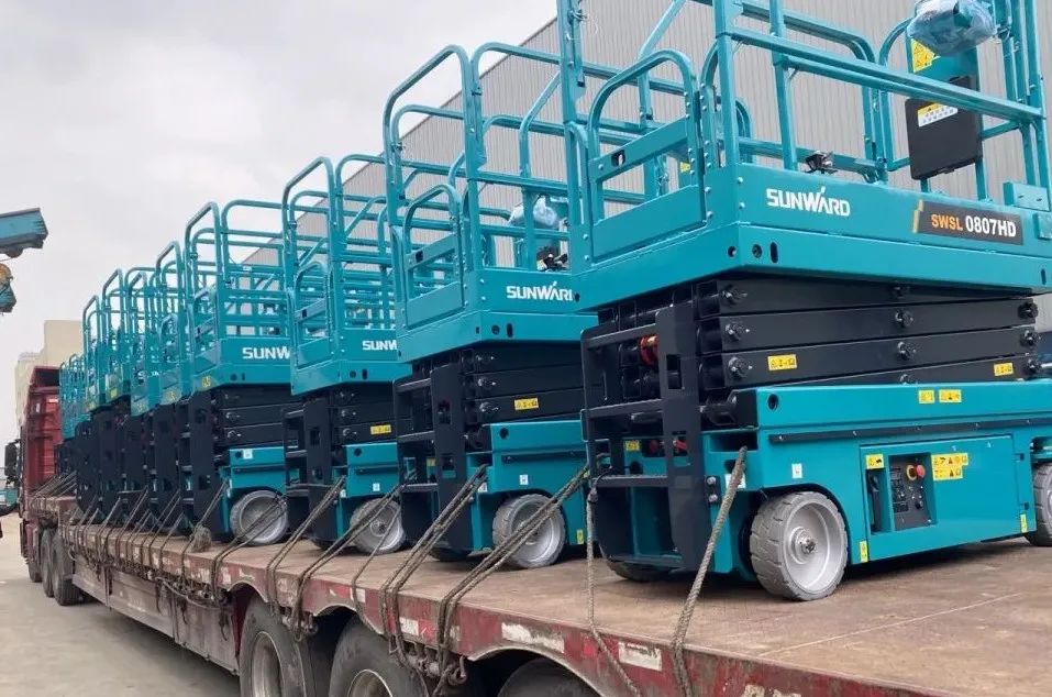 创下单日最高发货量纪录！优德88高机装备集中发货