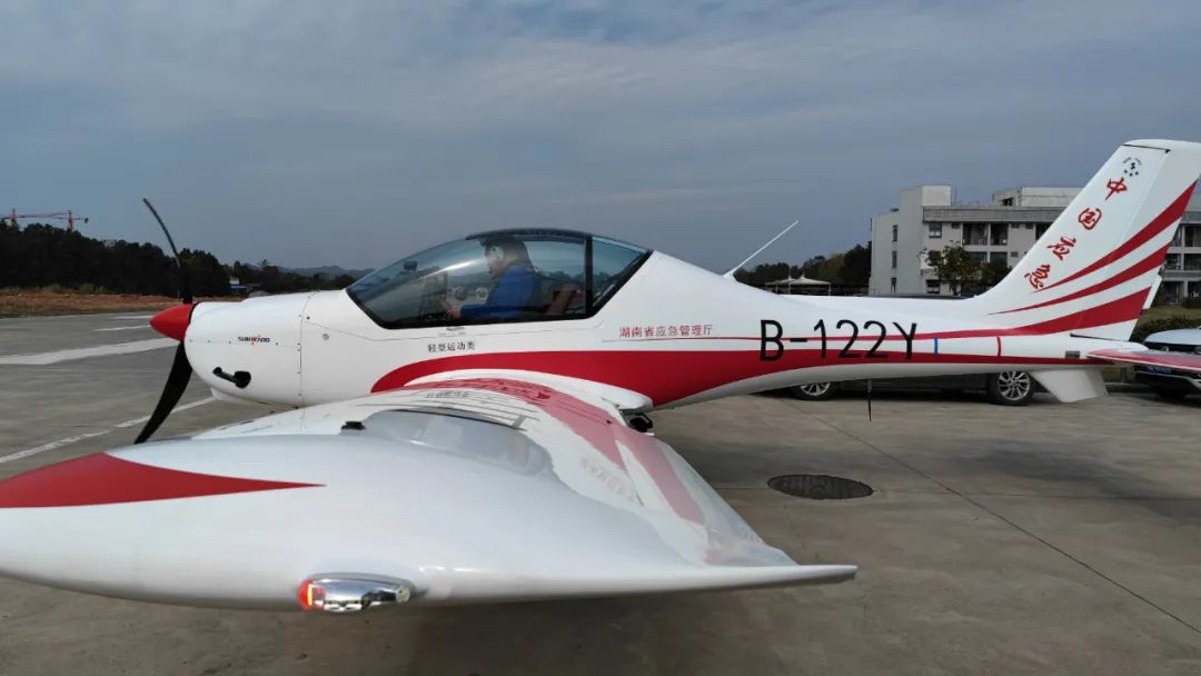 火情就是下令！湖南航空应抢救援队优德88机组展现“优德88速率”