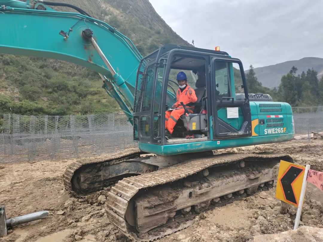 挑战天下第二高山脉！优德88智能装备助力秘鲁安第斯国家公路项目建设