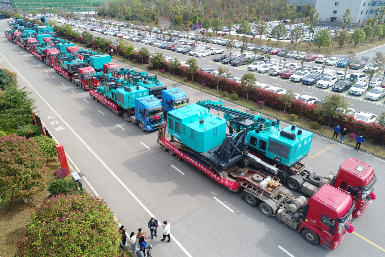 征战全球市场！！优德88智能凿岩装备批量发货