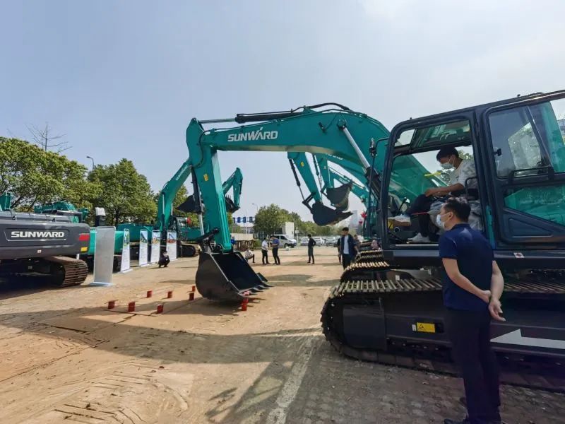 再现交机热潮！优德88智能中大挖持续向市场进军