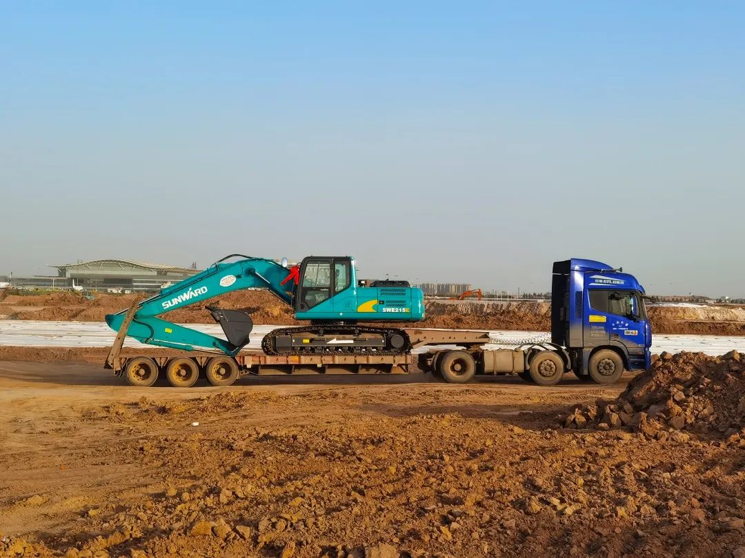 冲、冲、冲！带您感受优德88智能挖掘机火热交机时刻