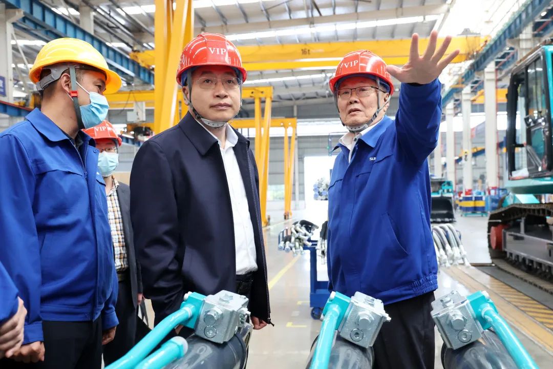 中铁二十局党委书记、董事长雷位冰带队造访优德88智能