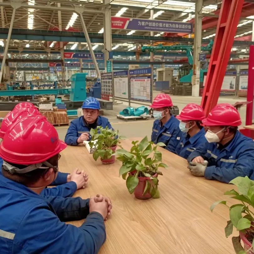 将奋斗举行究竟！致敬优德88劳动者