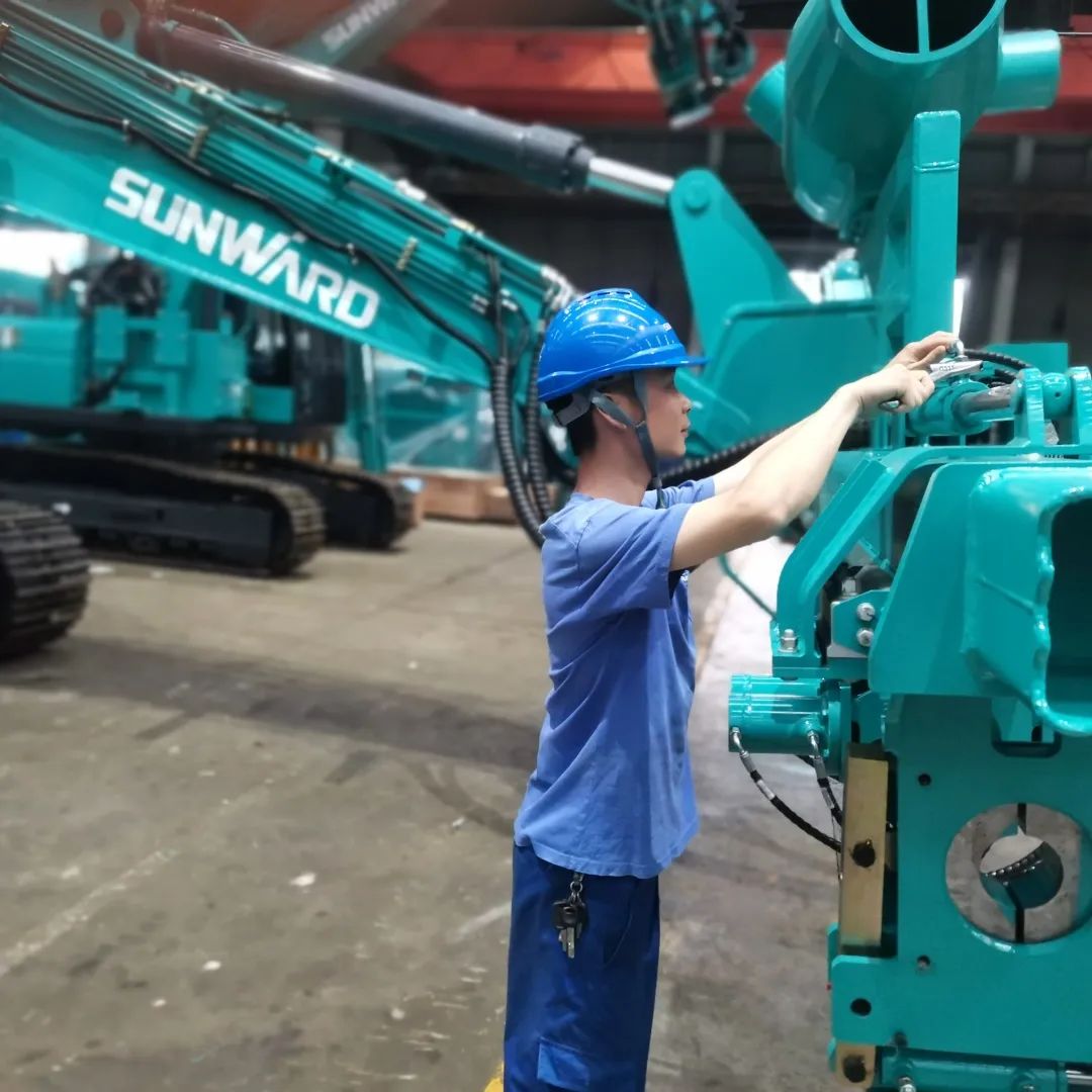 将奋斗举行究竟！致敬优德88劳动者