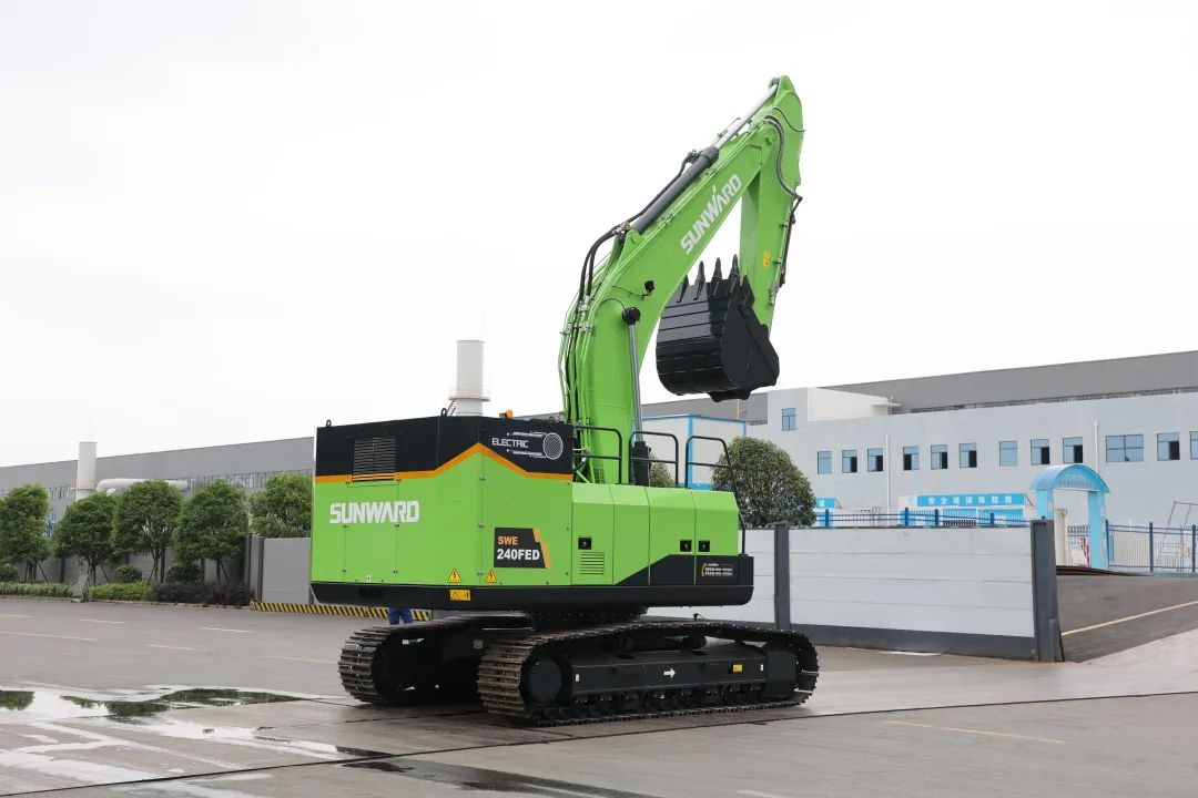 征战川藏铁路！优德88智能新一代电动挖掘机乐成交付