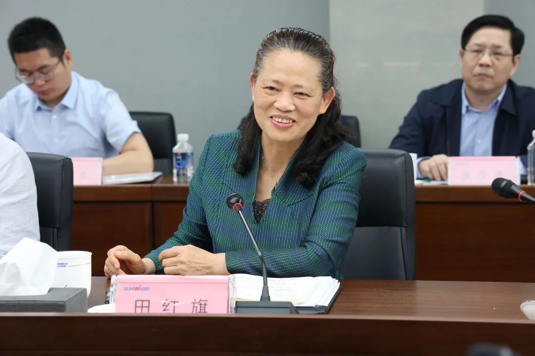 深化产学研相助！中南大学校长、中国工程院院士田红旗率团造访优德88智能