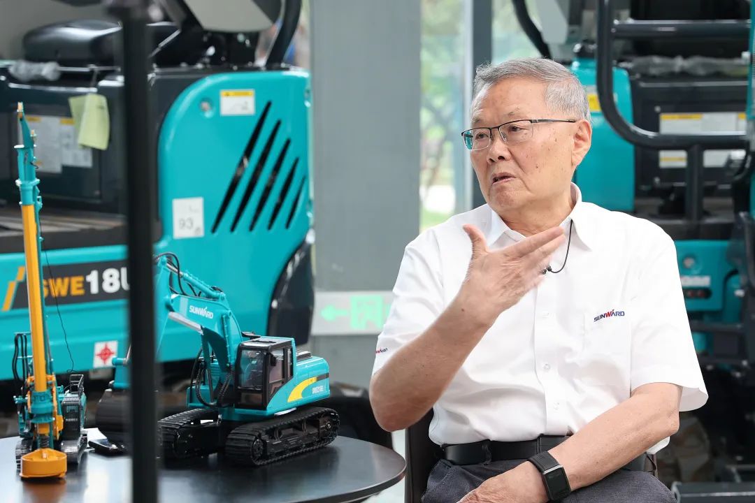 CGTN探厂！专访优德88智能董事长、首席专家何清华花絮来了