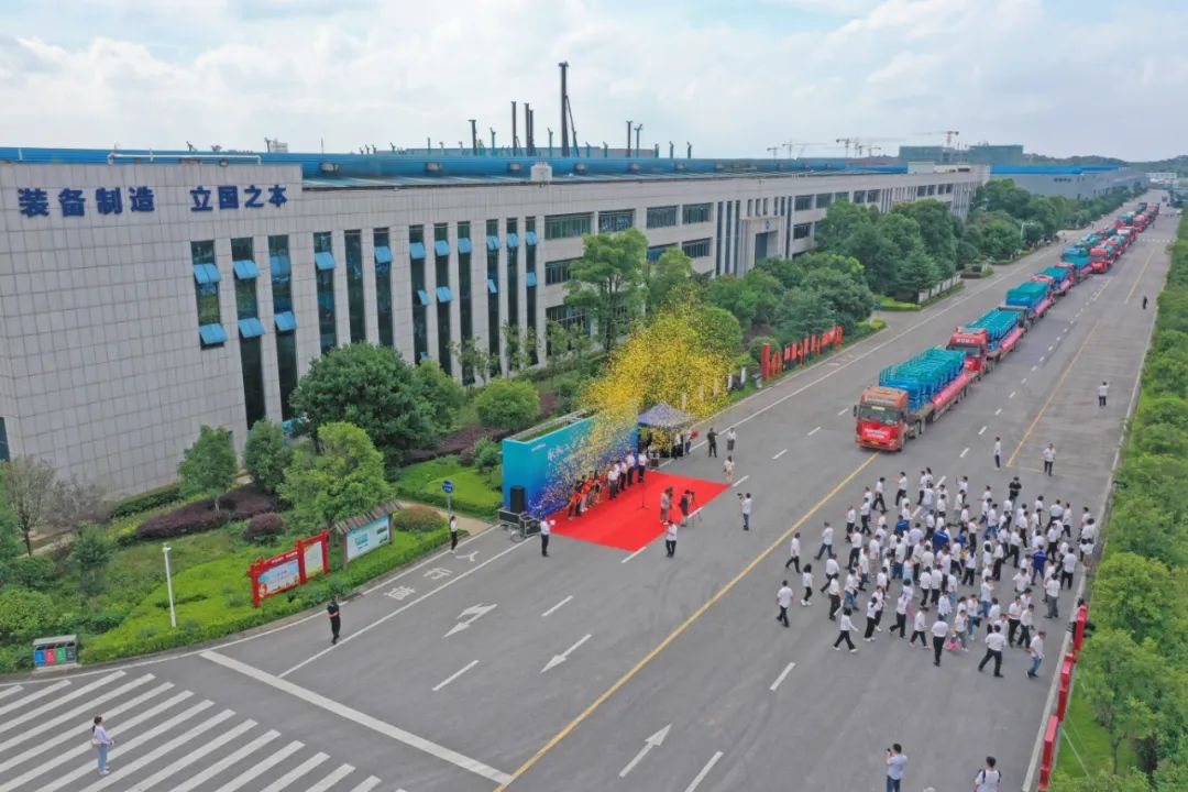 献礼二十大，，，，，再攀新高地！优德88智能高空机械装备再迎批量发货