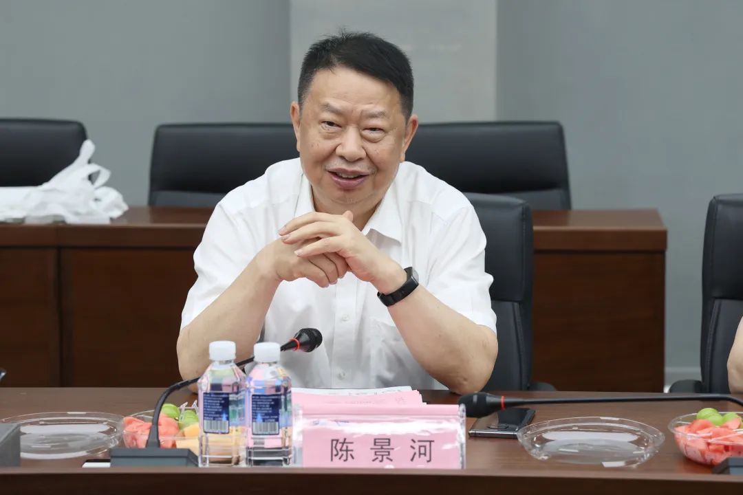 紫金矿业集团党委书记、董事长陈景河莅临优德88智能考察交流