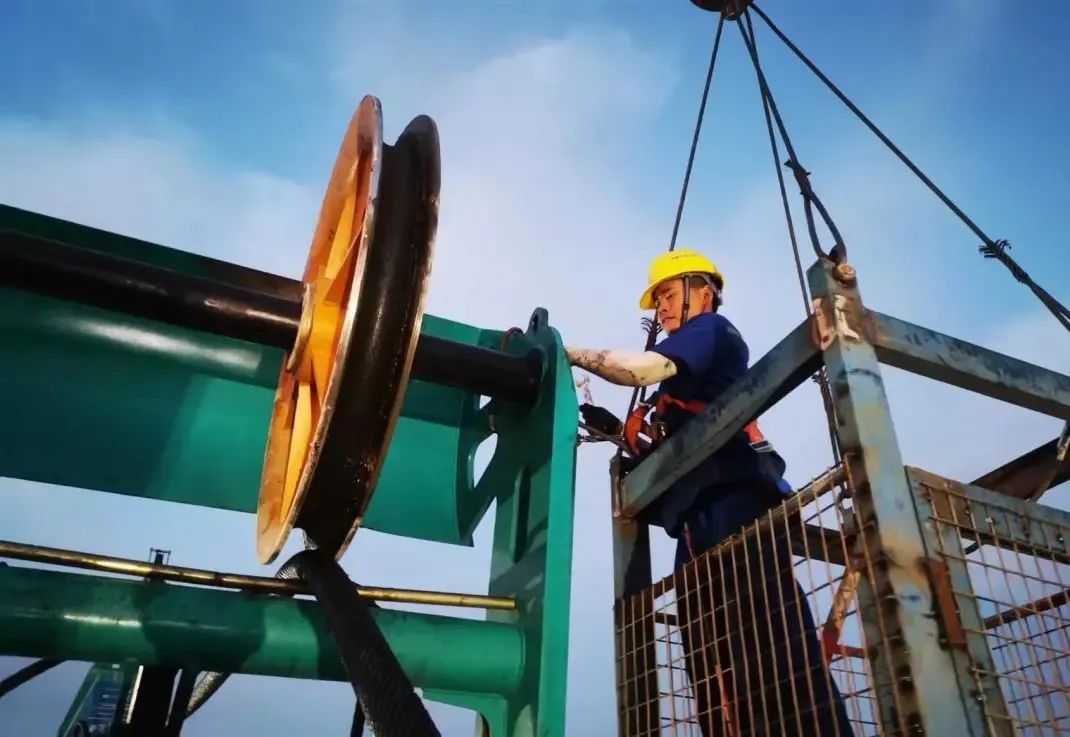 “创立施工事业！”他们和优德88智能“超等桩备”一起助建燕矶长江大桥