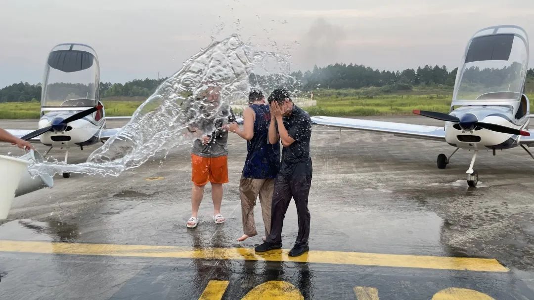 冲上云霄！湖南优德88通航学员乐成单飞