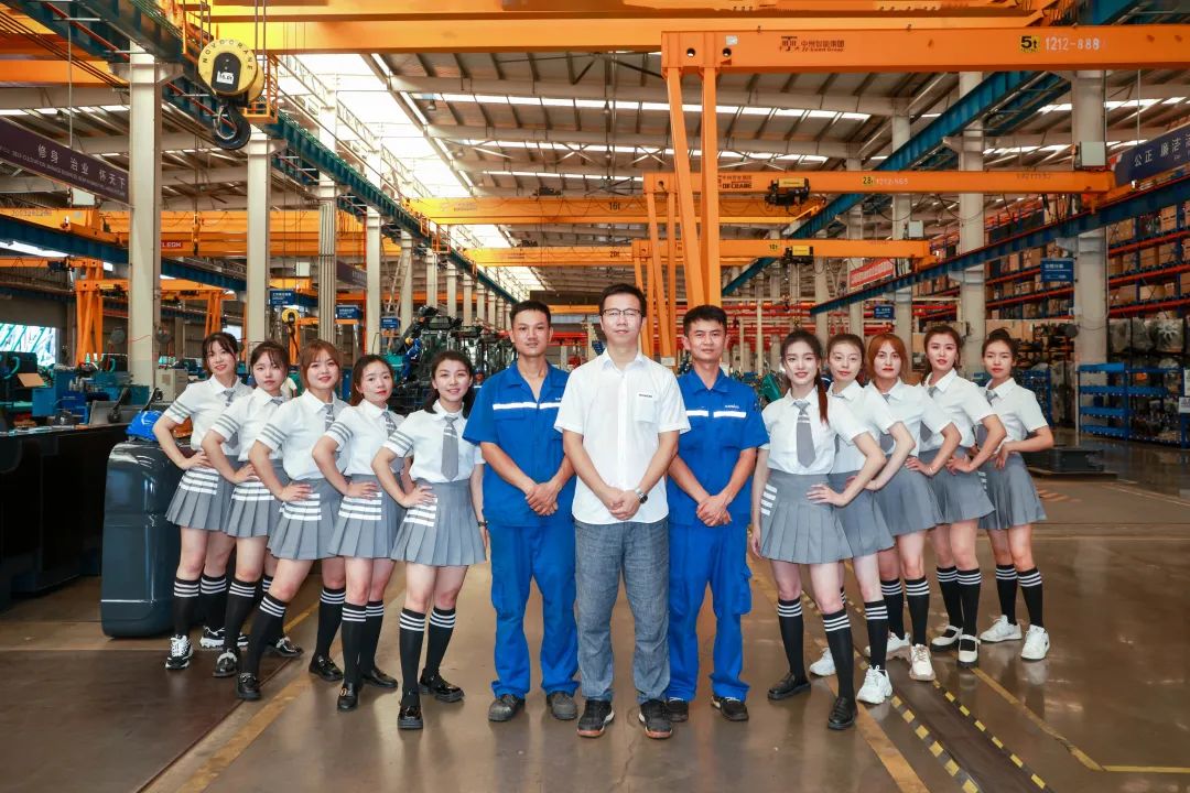 又酷又辣又炫！优德88智能第二届挖机废物来了