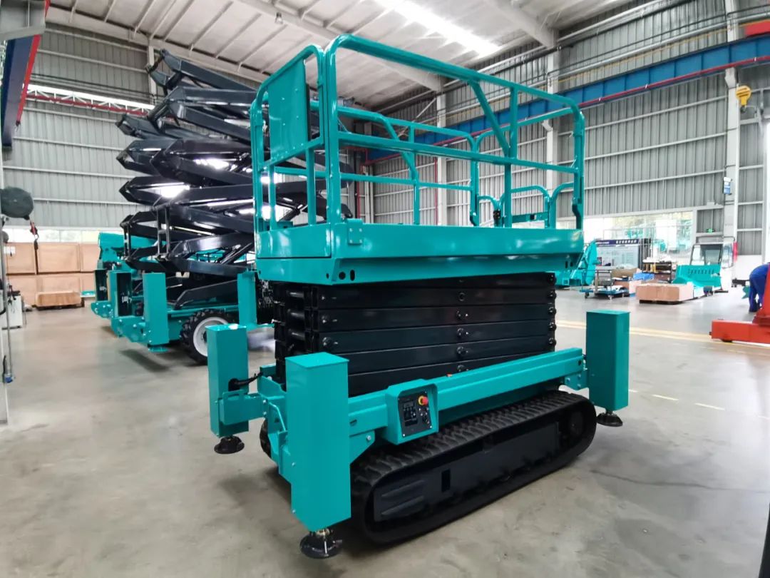 加速电动化产品结构，，，，优德88智能第一款履带剪叉式高空作业平台来了！