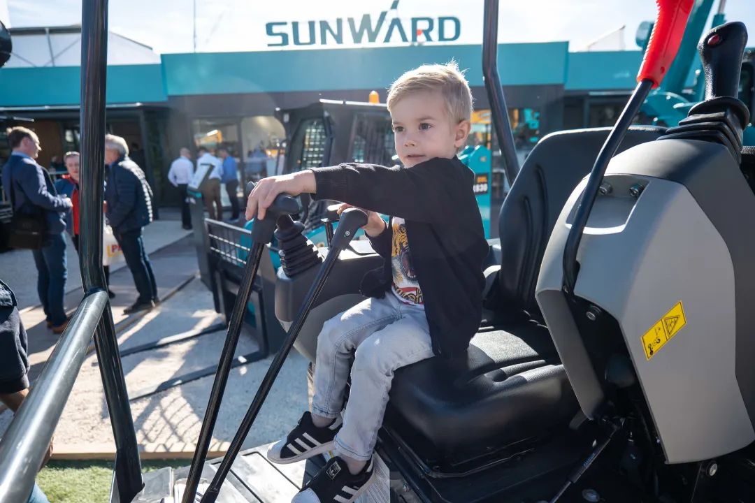 Bauma 2022 | 一组火热现场图带您重温优德88智能德国宝马展之旅